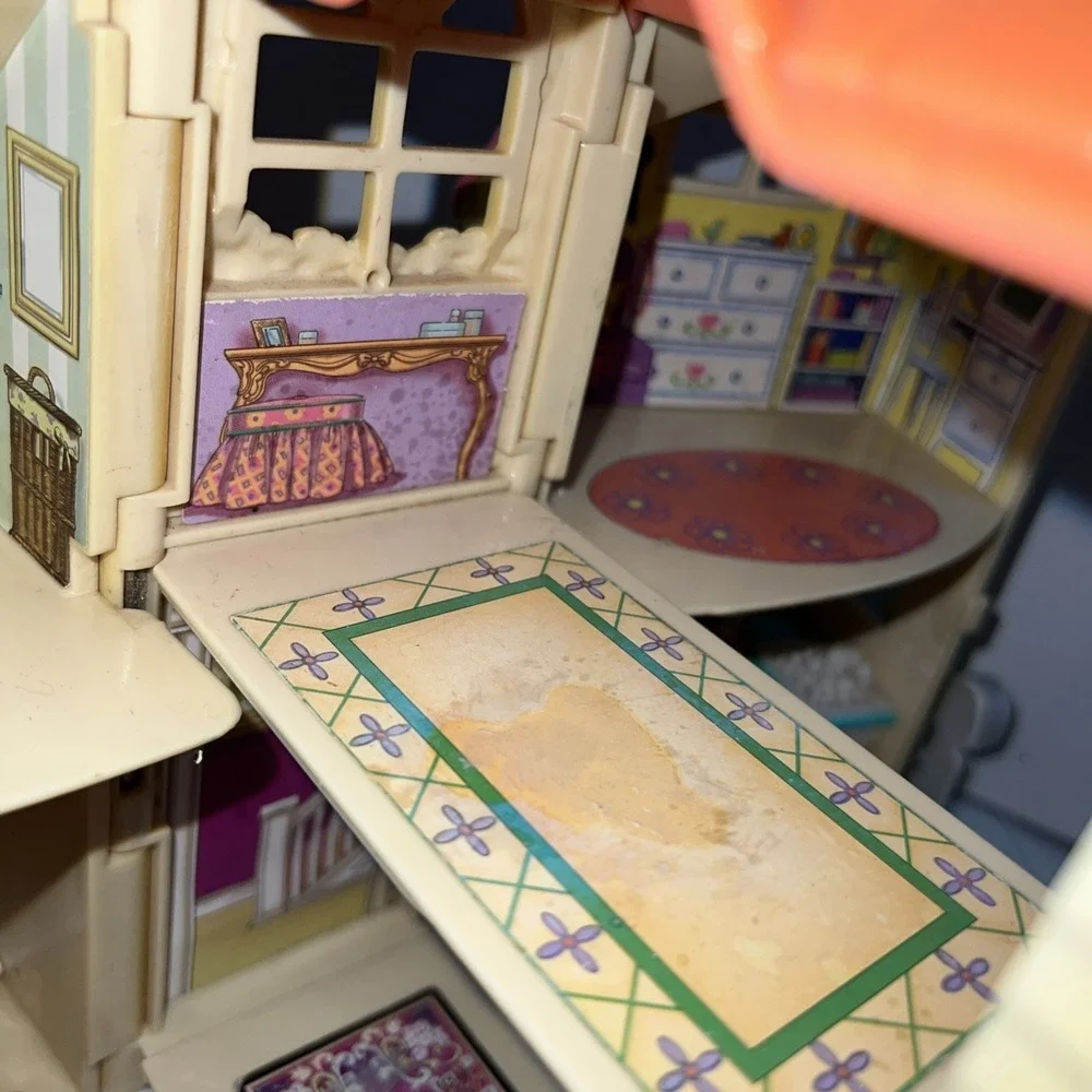 Vintage Fisher-Price Loving Family Sweet Streets Country Cottage Doll House 2000